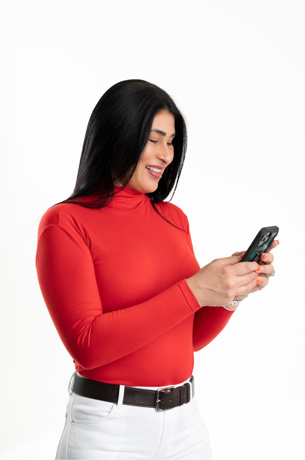 Johana Leon available to help with your real estate needs